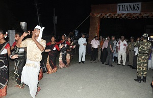 Traditional Reception accorded to the Governor of Arunachal Pradesh Shri P.B. Acharya and State�s First Lady Smt Kavita Acharya at Mahadevpur, Namsai District on 4th August 2017.